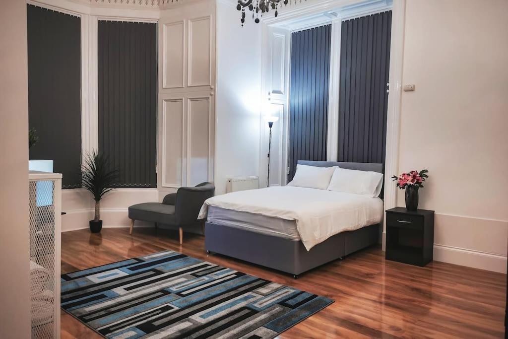 S.h Apartment *