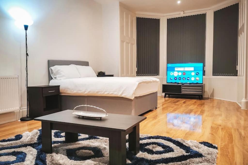 S.h Apartment *